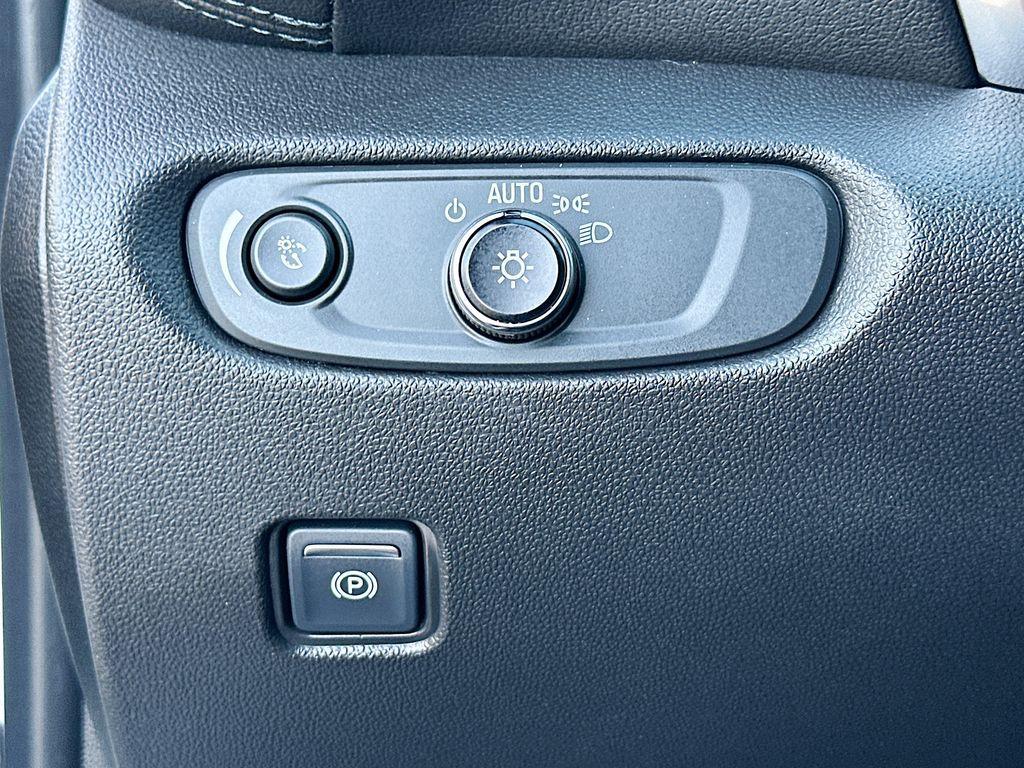 used 2021 Chevrolet Blazer car, priced at $21,399