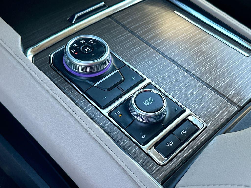 used 2024 Ford Expedition car, priced at $45,899