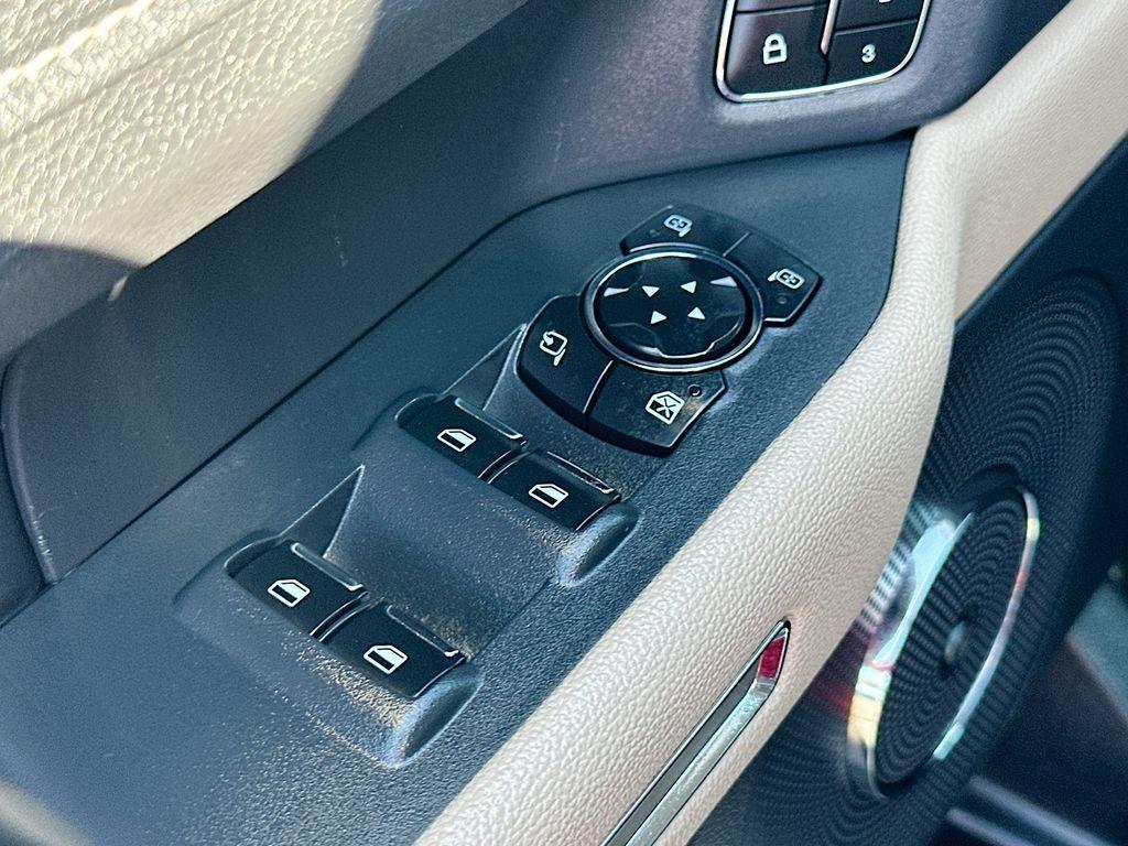 used 2024 Ford Expedition car, priced at $45,899