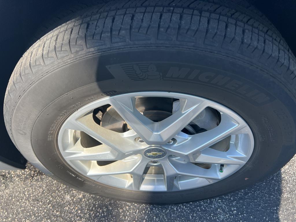 used 2022 Chevrolet Equinox car, priced at $18,400