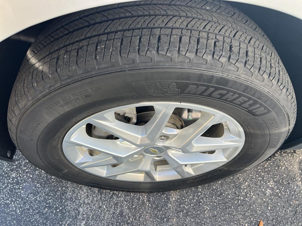 used 2022 Chevrolet Equinox car, priced at $18,400