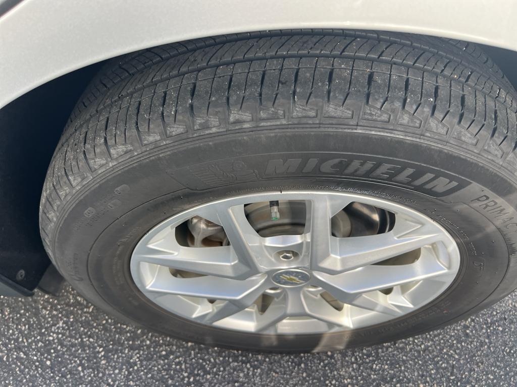 used 2022 Chevrolet Equinox car, priced at $18,400