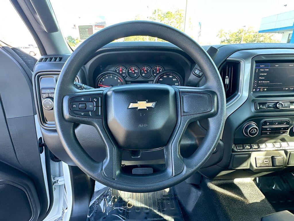 used 2024 Chevrolet Silverado 1500 car, priced at $25,333