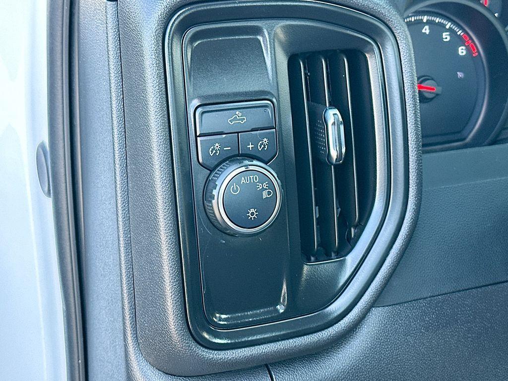 used 2024 Chevrolet Silverado 1500 car, priced at $25,333