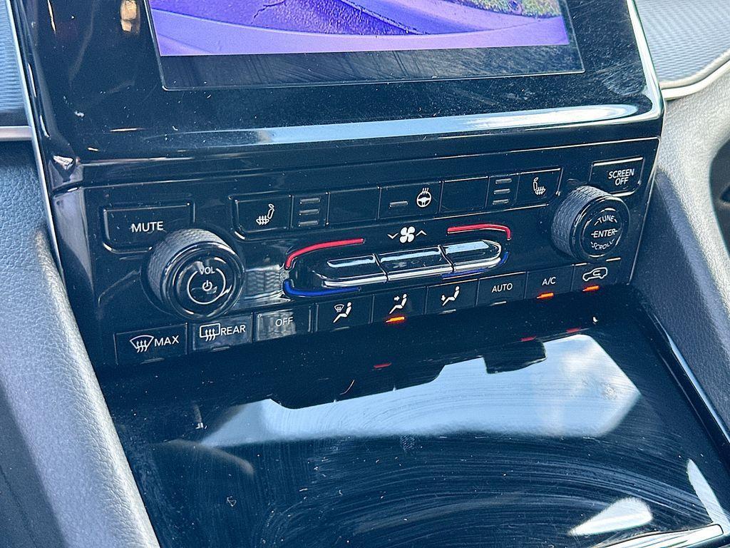 used 2023 Jeep Grand Cherokee L car, priced at $24,000