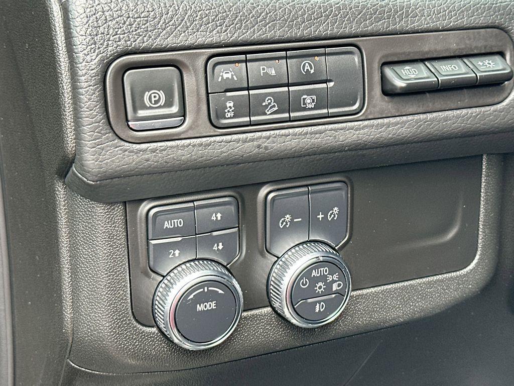 used 2024 GMC Yukon car, priced at $59,700