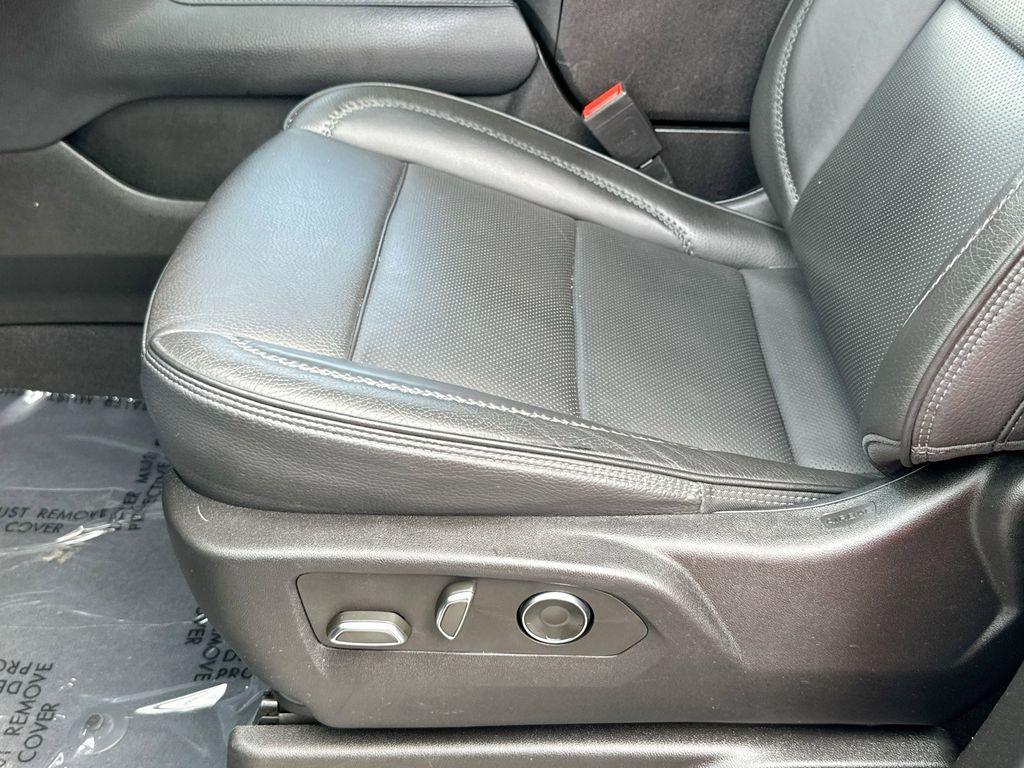 used 2024 GMC Yukon car, priced at $59,700