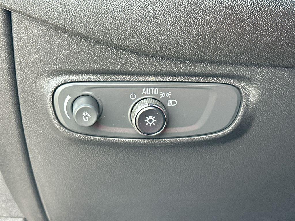 used 2024 Chevrolet Equinox car, priced at $20,900