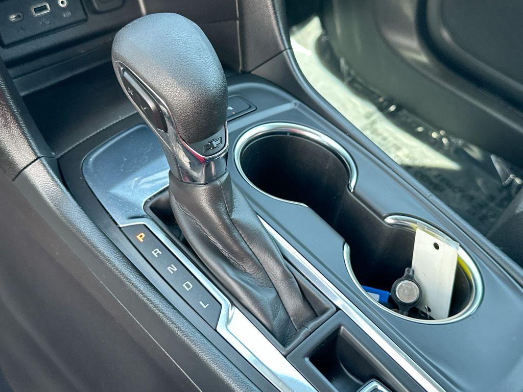 used 2024 Chevrolet Equinox car, priced at $20,900