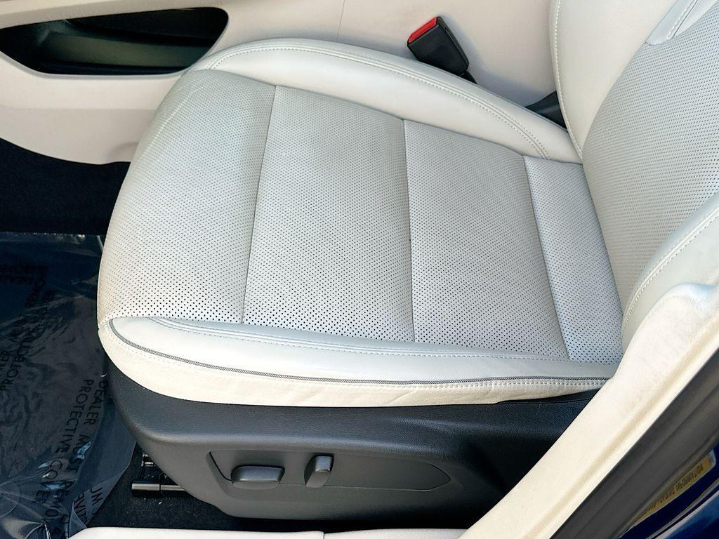 used 2022 Buick Envision car, priced at $21,400