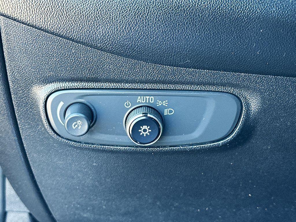 used 2018 Chevrolet Equinox car, priced at $10,600