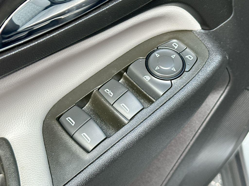 used 2023 Chevrolet Equinox car, priced at $19,356