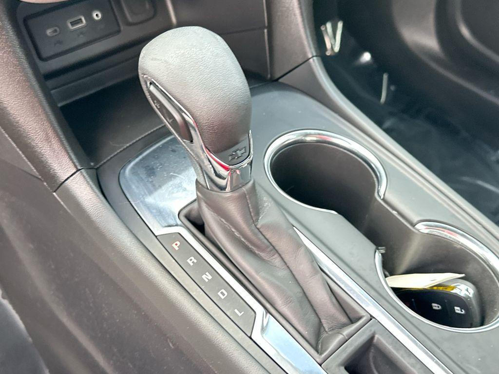 used 2023 Chevrolet Equinox car, priced at $19,356