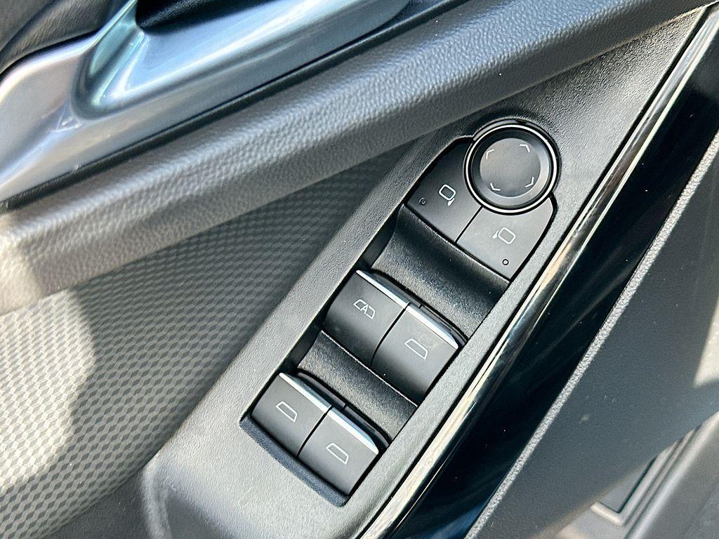 used 2025 Chevrolet Equinox car, priced at $27,250