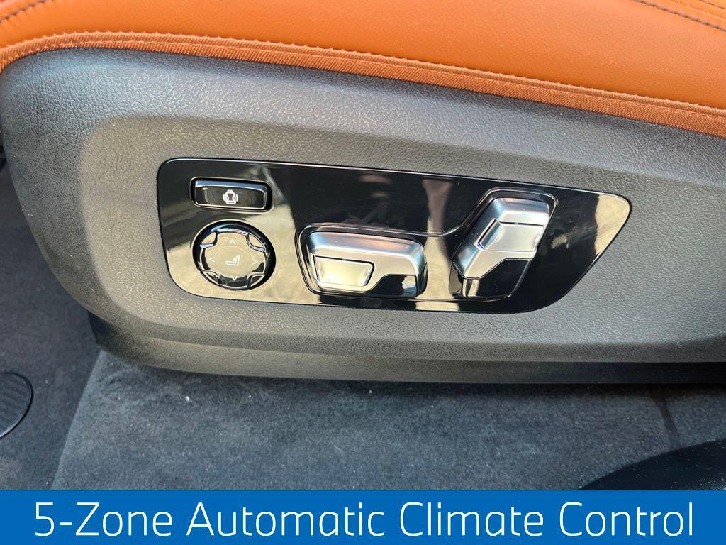 new 2026 BMW X7 car, priced at $122,650