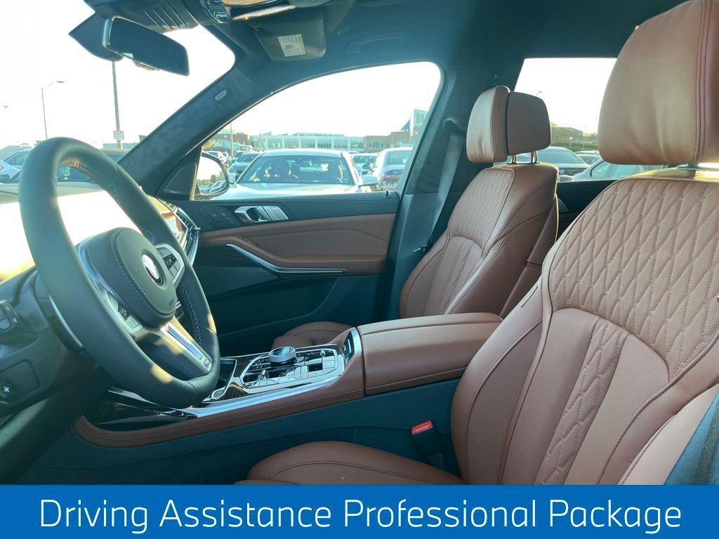 new 2026 BMW X7 car, priced at $122,155