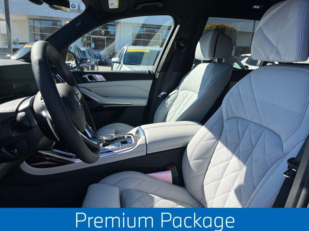 new 2026 BMW X7 car, priced at $95,275