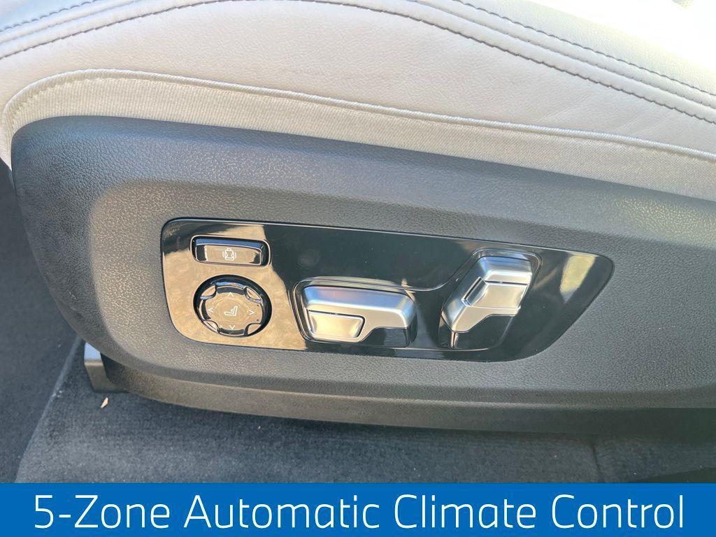 new 2026 BMW X7 car, priced at $95,275