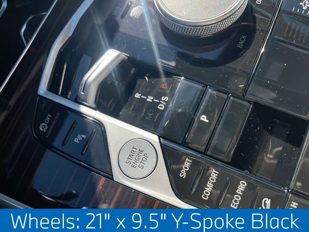 new 2026 BMW X7 car, priced at $95,275