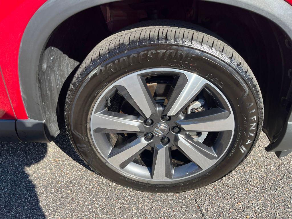 used 2025 Honda Pilot car, priced at $41,749