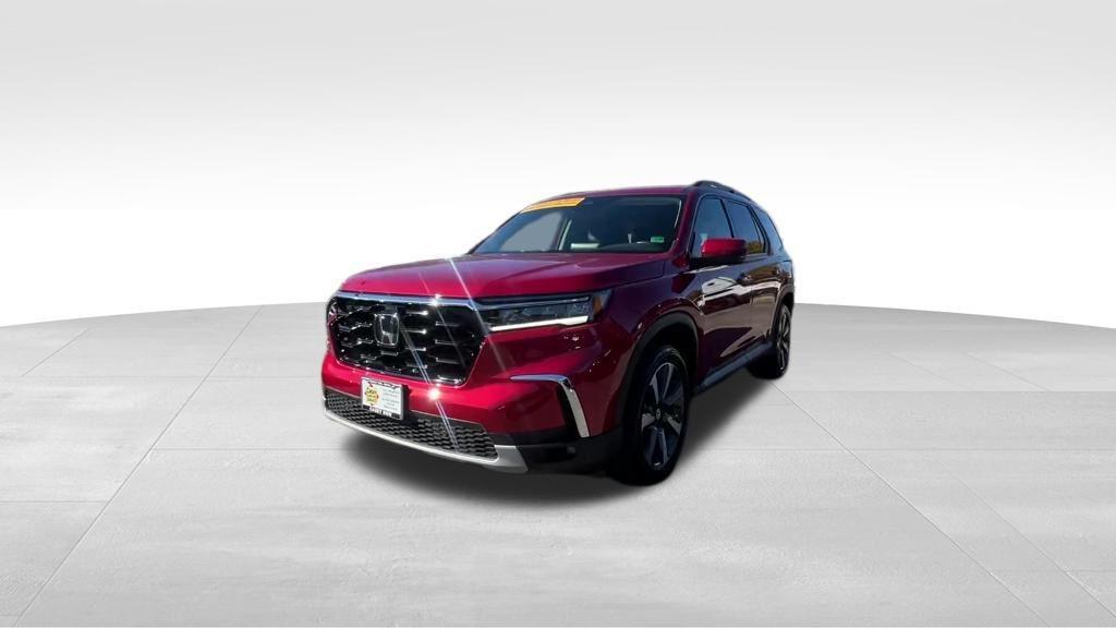 used 2025 Honda Pilot car, priced at $41,749
