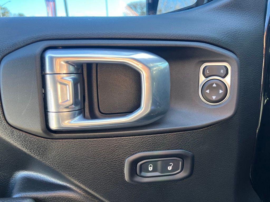 used 2022 Jeep Wrangler Unlimited car, priced at $37,995