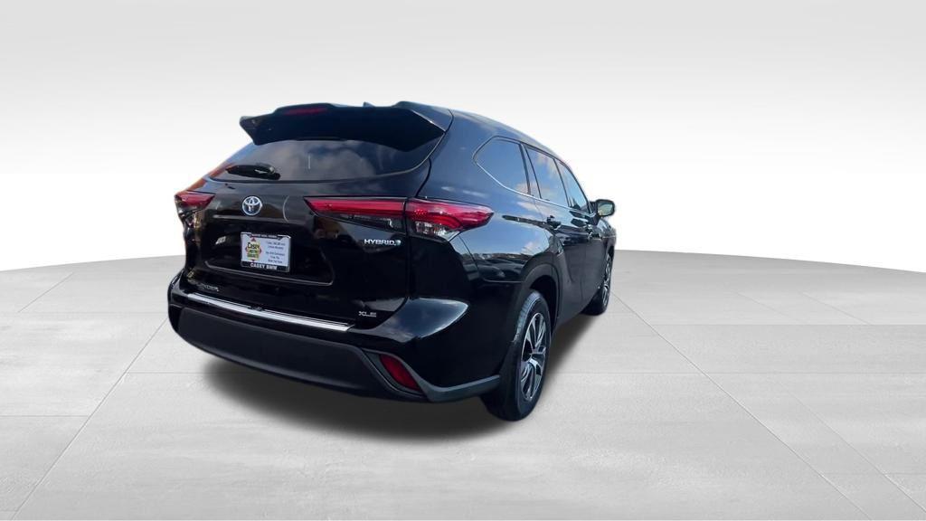 used 2022 Toyota Highlander Hybrid car, priced at $37,495