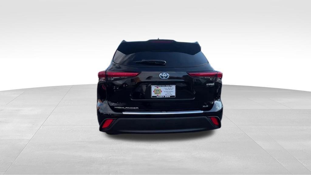 used 2022 Toyota Highlander Hybrid car, priced at $37,495