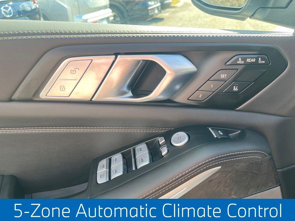 new 2026 BMW X7 car, priced at $93,785