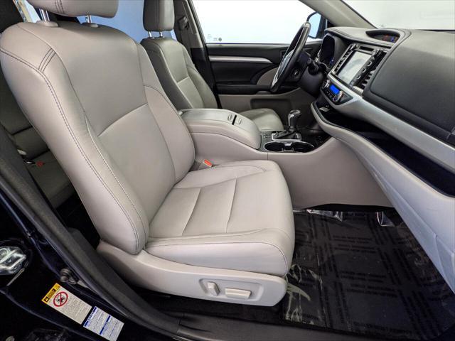 used 2017 Toyota Highlander car