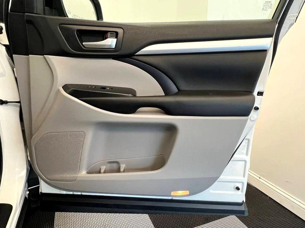 used 2019 Toyota Highlander car, priced at $20,900