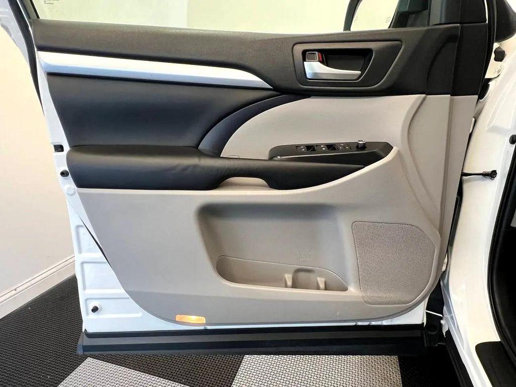 used 2019 Toyota Highlander car, priced at $20,900