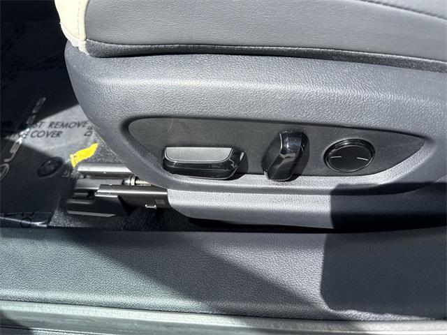 used 2022 Lexus ES 350 car, priced at $35,398