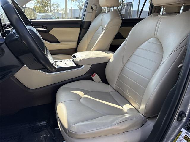 used 2022 Toyota Highlander car, priced at $27,798