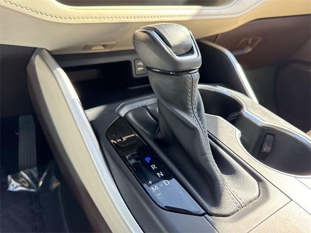 used 2022 Toyota Highlander car, priced at $27,798