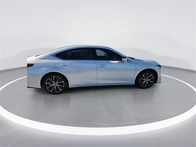 new 2025 Lexus ES 350 car, priced at $50,194