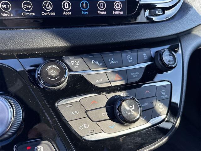 used 2019 Chrysler Pacifica car, priced at $15,898