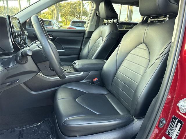 used 2021 Toyota Highlander car, priced at $27,898