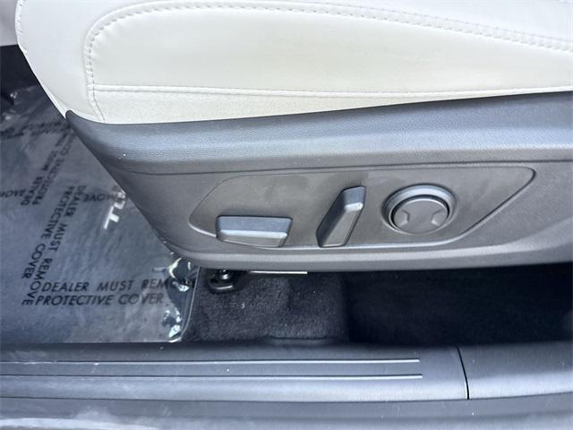 used 2025 Hyundai TUCSON Hybrid car, priced at $30,450