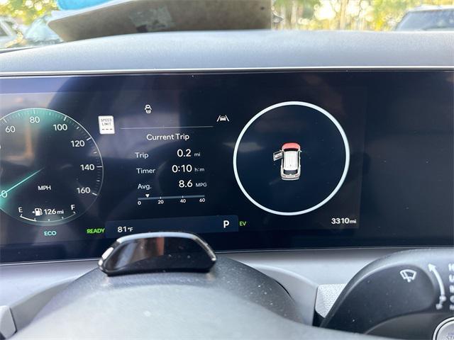 used 2025 Hyundai TUCSON Hybrid car, priced at $30,450