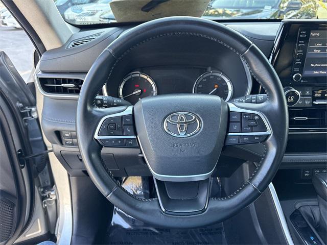 used 2022 Toyota Highlander car, priced at $27,798