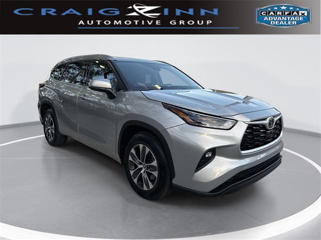 used 2022 Toyota Highlander car, priced at $27,998