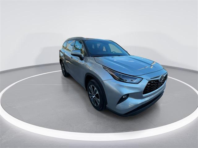 used 2022 Toyota Highlander car, priced at $27,798