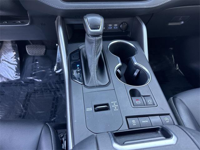used 2022 Toyota Highlander car, priced at $27,798