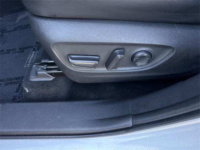 used 2022 Toyota Highlander car, priced at $27,798