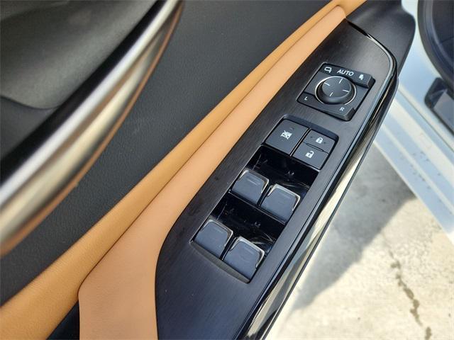 new 2025 Lexus ES 350 car, priced at $53,204