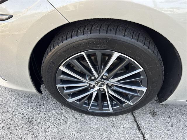 used 2022 Lexus ES 350 car, priced at $35,898