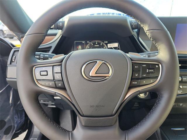 new 2025 Lexus ES 350 car, priced at $47,435