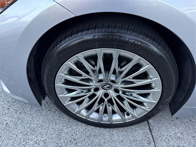 used 2024 Lexus LS 500 car, priced at $73,498