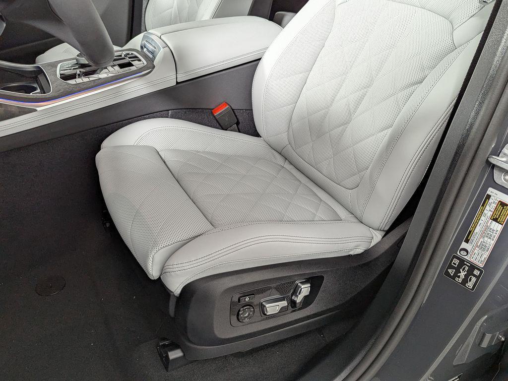 new 2027 BMW X7 car, priced at $108,200
